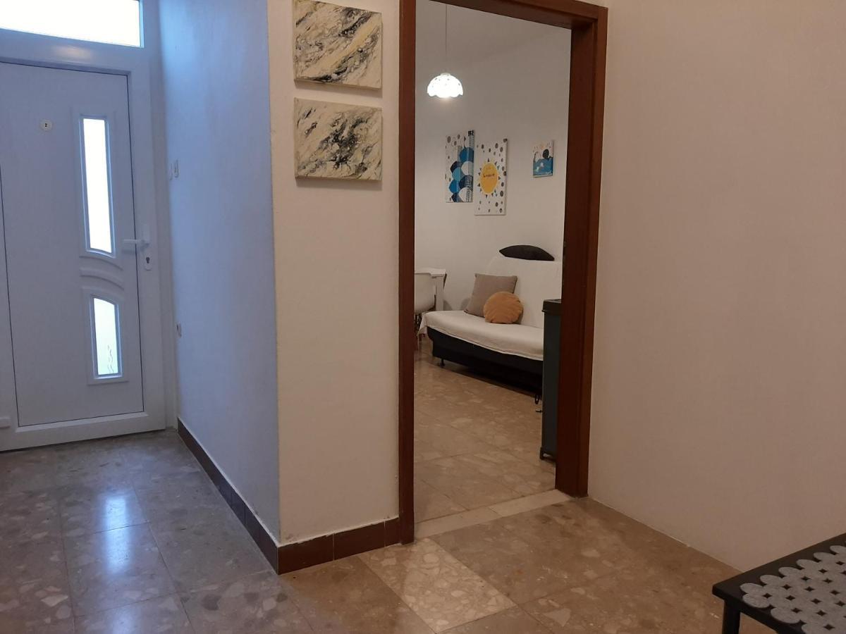 Family House Rebeka Διαμέρισμα Ugljan Εξωτερικό φωτογραφία