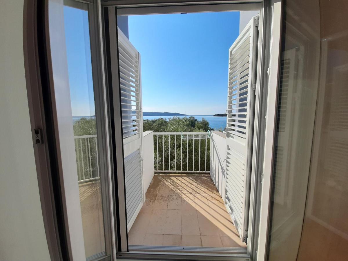 Family House Rebeka Διαμέρισμα Ugljan Εξωτερικό φωτογραφία