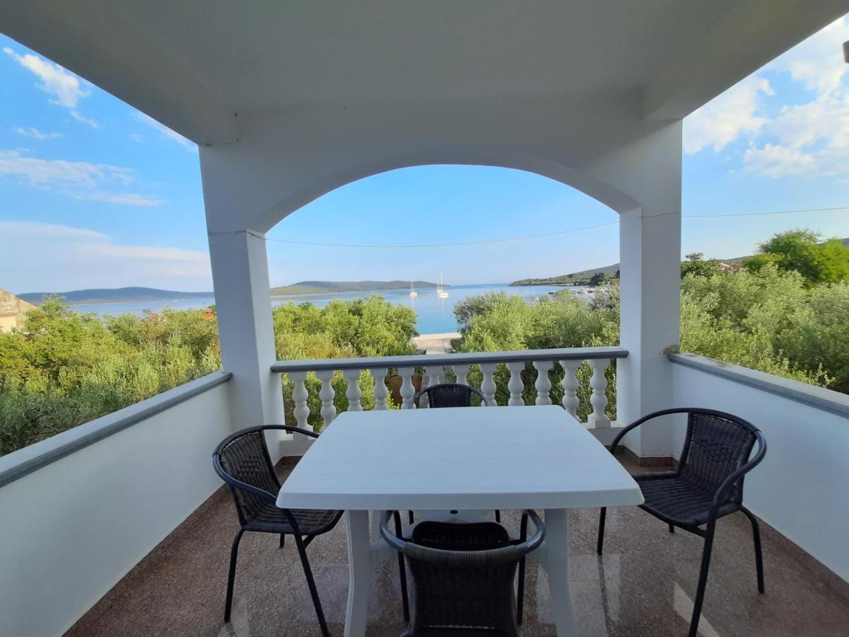 Family House Rebeka Διαμέρισμα Ugljan Εξωτερικό φωτογραφία