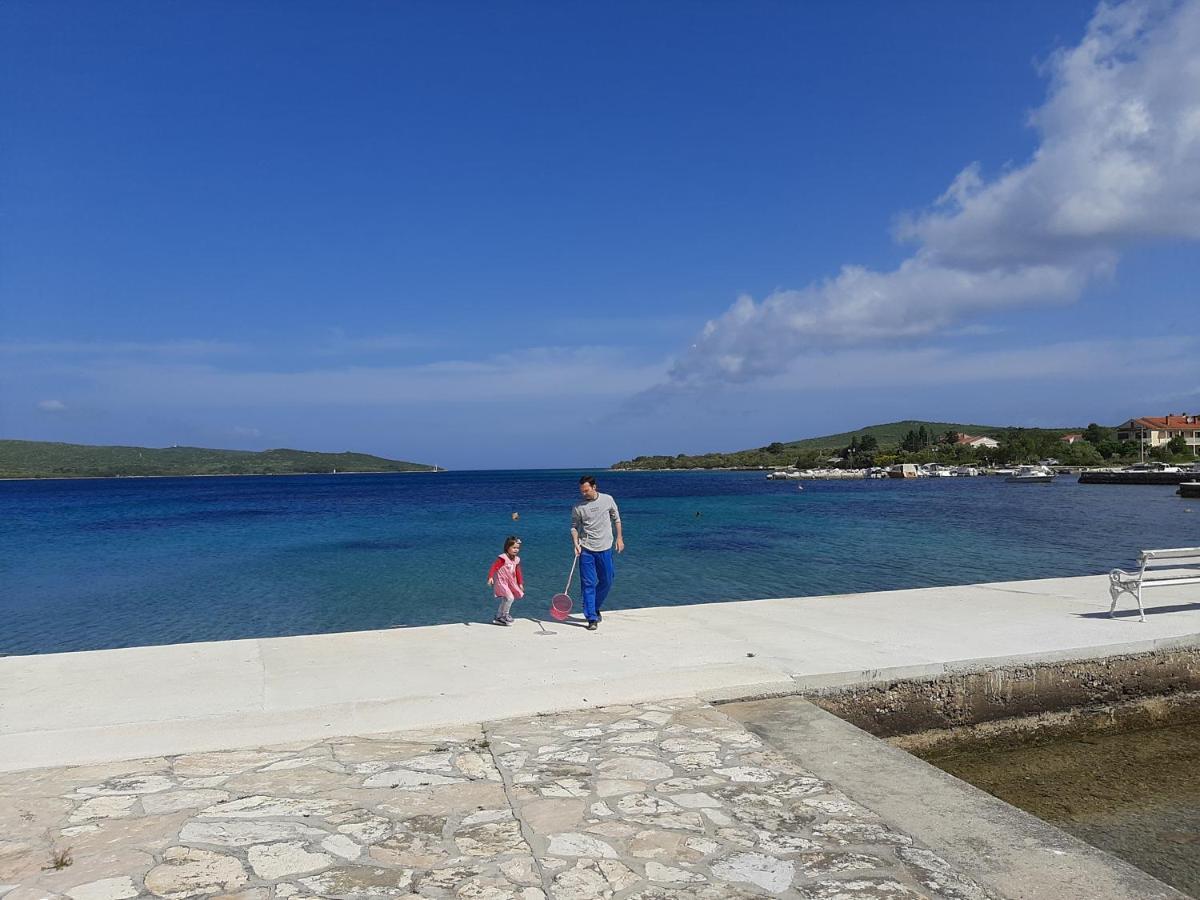 Family House Rebeka Διαμέρισμα Ugljan Εξωτερικό φωτογραφία
