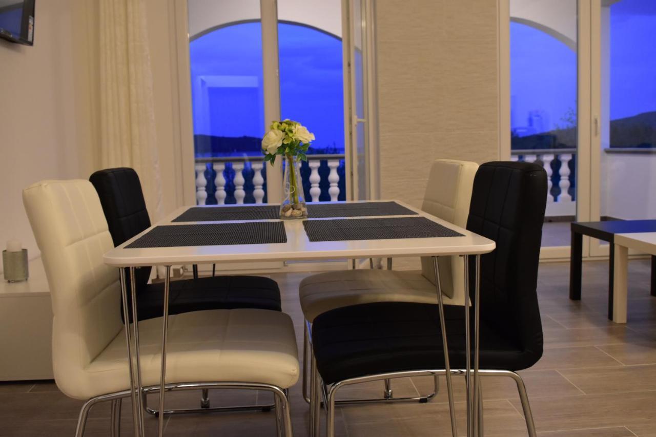 Family House Rebeka Διαμέρισμα Ugljan Εξωτερικό φωτογραφία