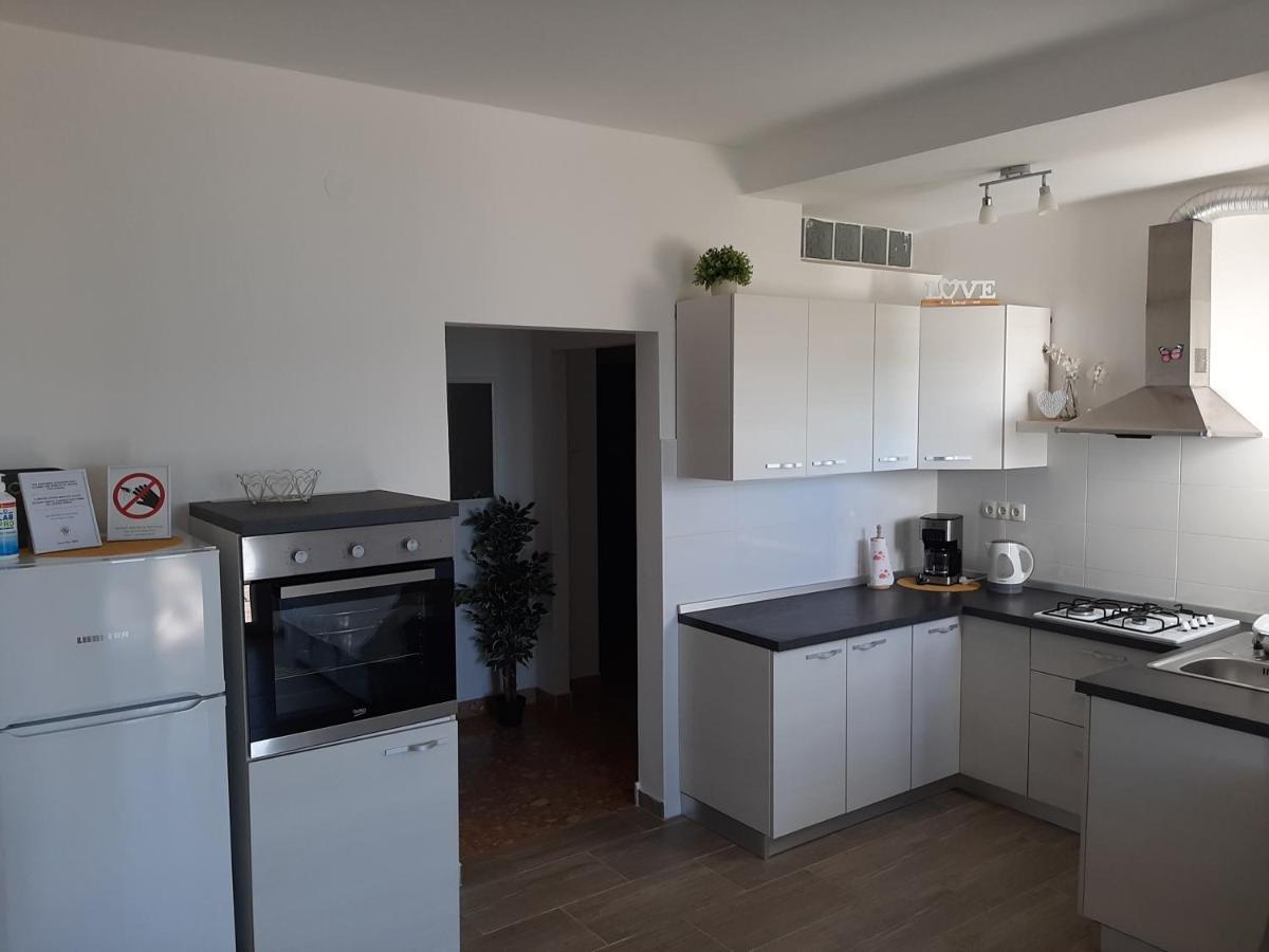 Family House Rebeka Διαμέρισμα Ugljan Εξωτερικό φωτογραφία