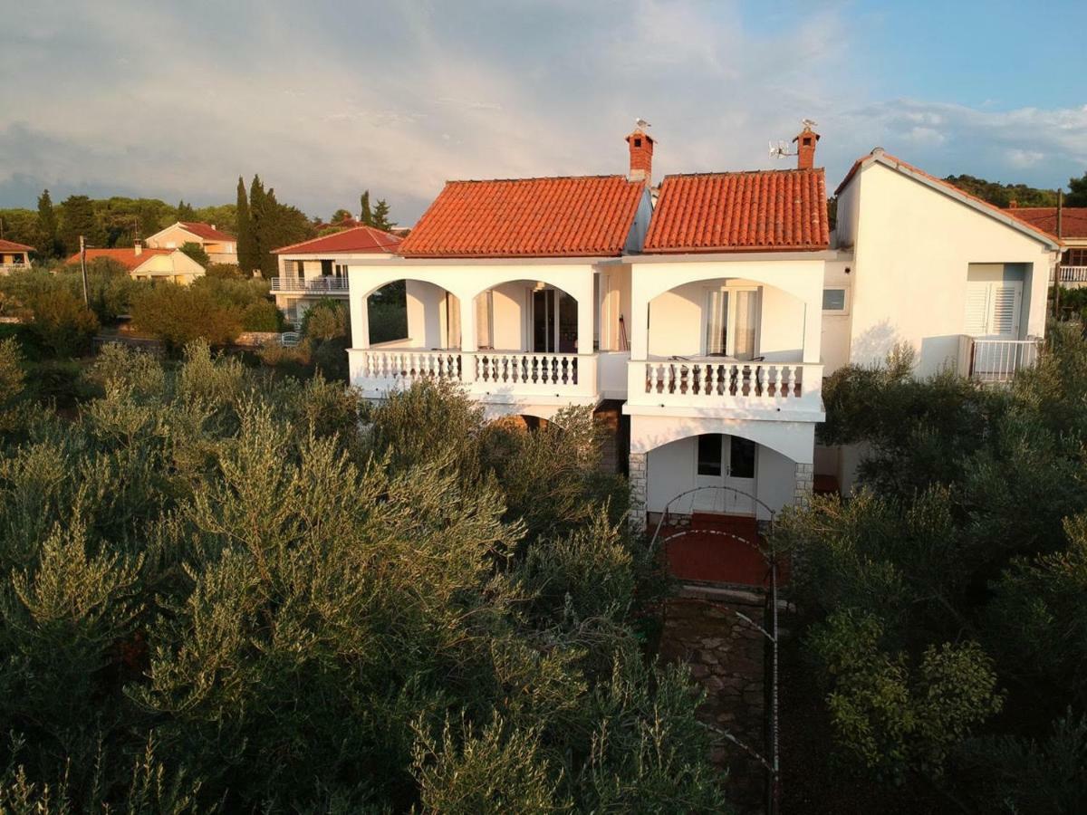 Family House Rebeka Διαμέρισμα Ugljan Εξωτερικό φωτογραφία